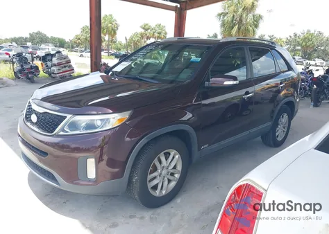 2015 Kia Sorento Lx z USA, uszkodzony, nr VIN 5XYKTDA61FG552619